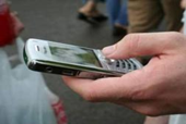 Bancile Mari Se Pregatesc pentru Plati la Comercianti cu Telefonul Mobil