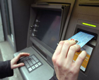 Atenţie la bancomatele defecte. Cum se poate proceda atunci când ATM-ul nu eliberează banii, dar îi scoate din sold